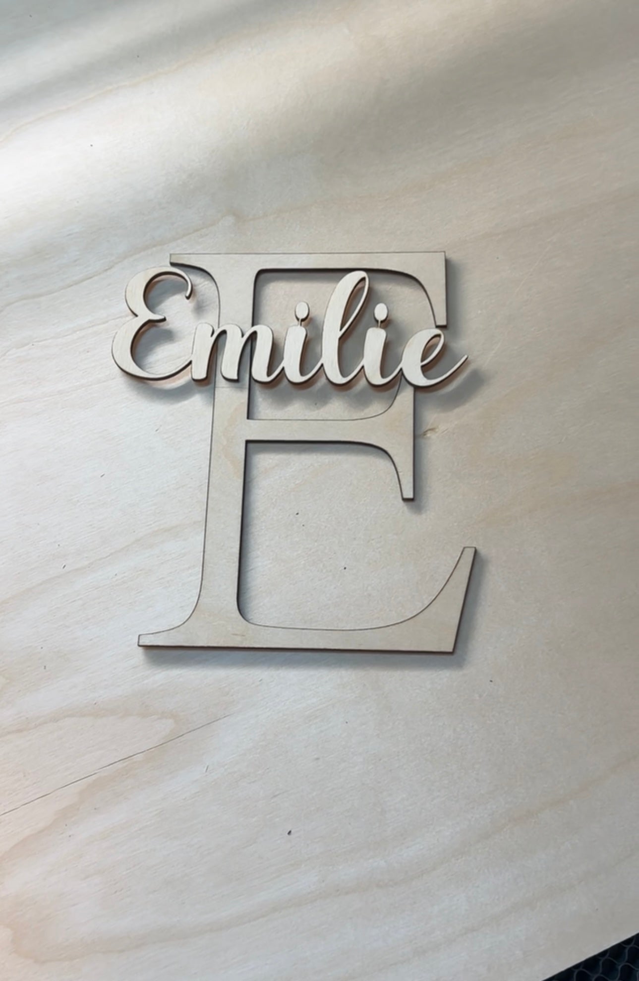 Personlig dørskilt i tre - bokstav og navn