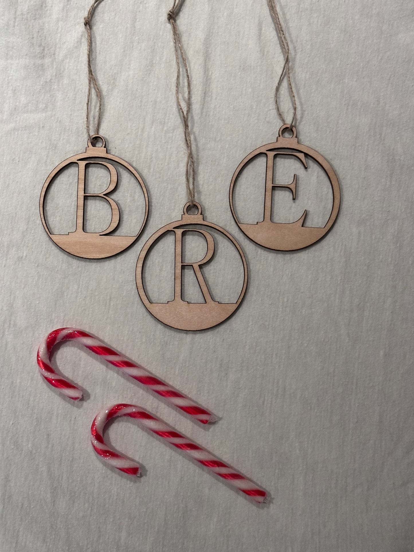 Bokstav – Julepynt i tre (A–Å)